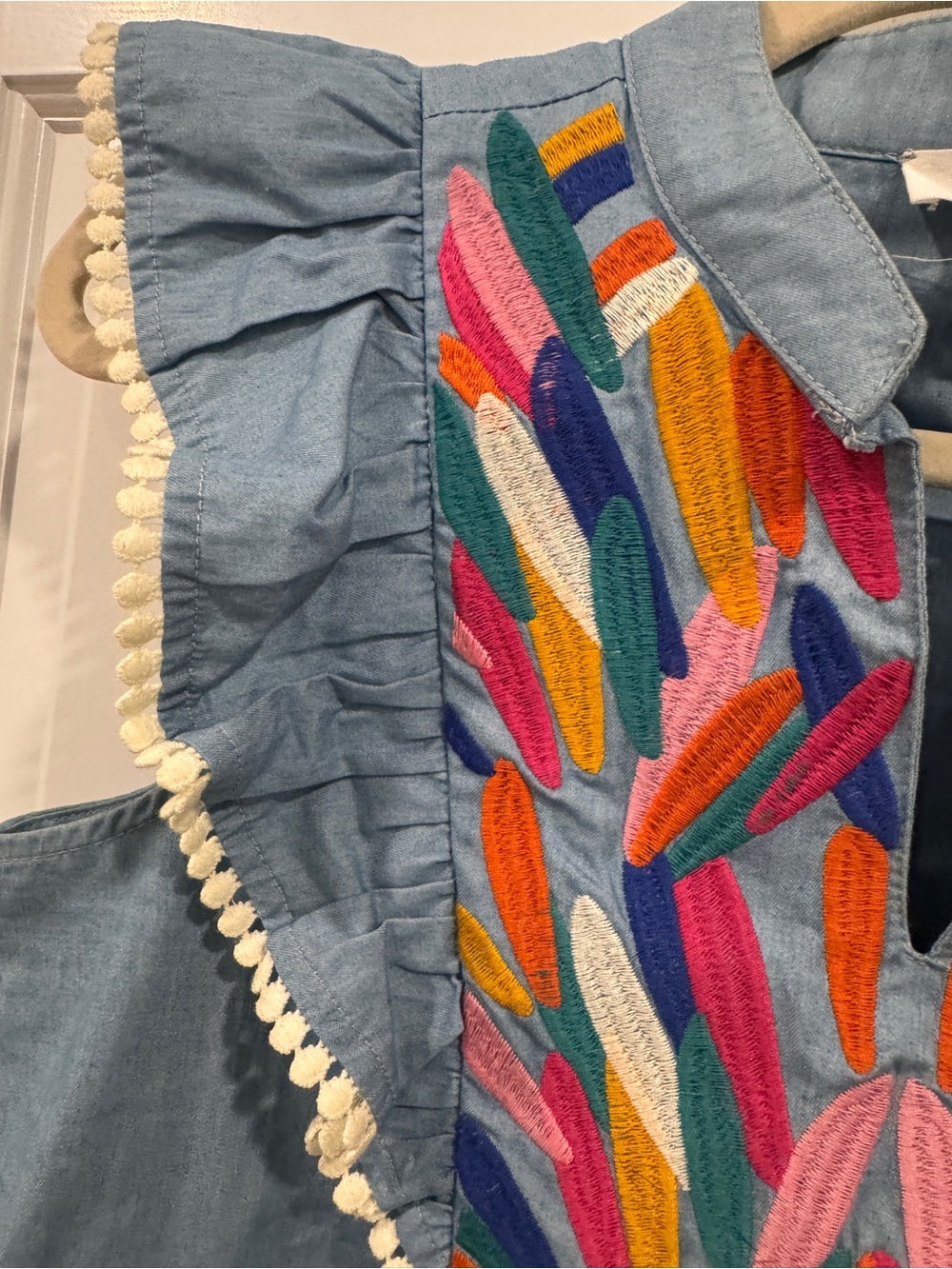 THML XS Light Blue Chambray Top with Multicolor Embroidery - Picture 5 of 8